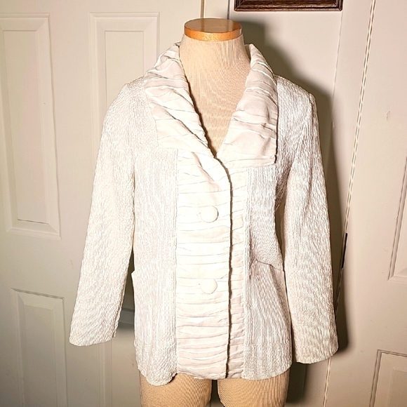 Elegant White Women's Jacket. 2 Pockets. Size Meduim. - Picture 1 of 6